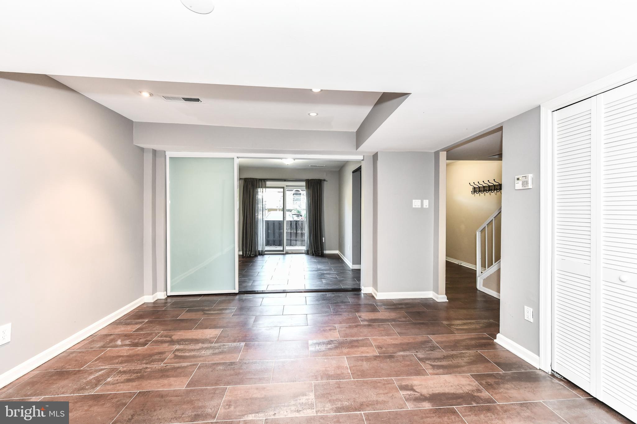 1621 Valencia Way Reston, VA 20190 - Photo 5 of 44 family Rm