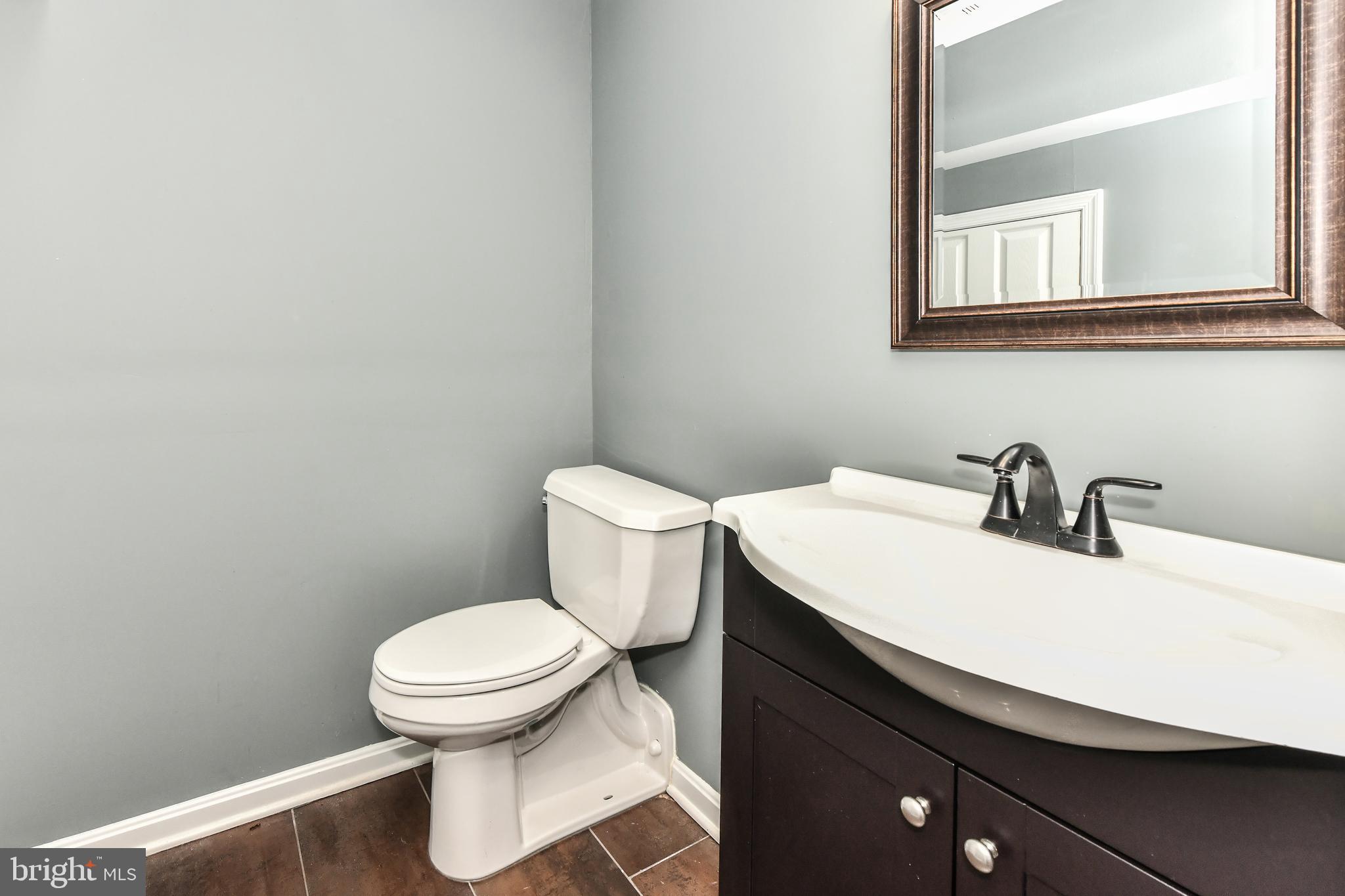 1621 Valencia Way Reston, VA 20190 - Photo 8 of 44 1st FLR Bath