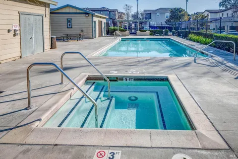 $549,500 | 1660 Glenmore Drive, Fairfield, CA 94533