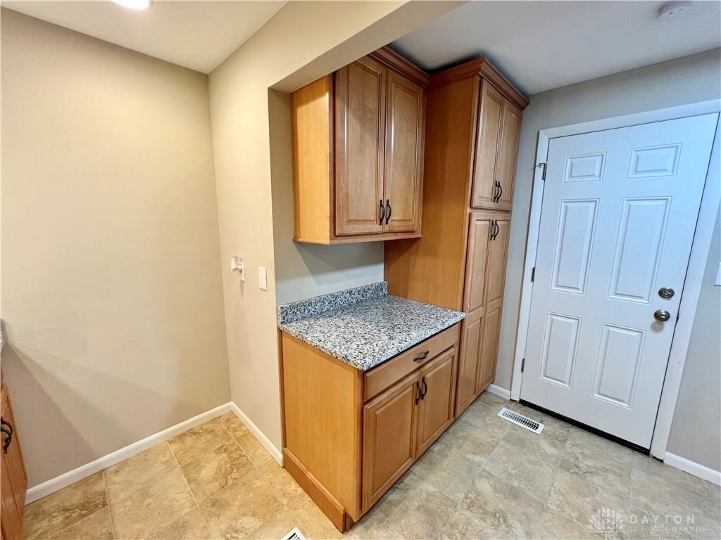 6101 Marshall Road Centerville, OH 45459 - Photo 9 of 37 Gallery Image 9