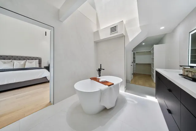 $1,695,000 | 2135 Quenby Street, Houston, TX 77005