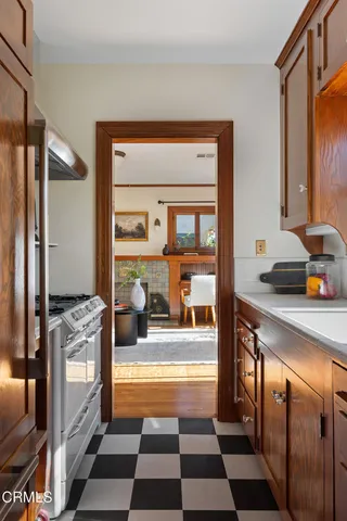 $5,950,000 | 750 North Edinburgh Avenue, Los Angeles, CA 90046