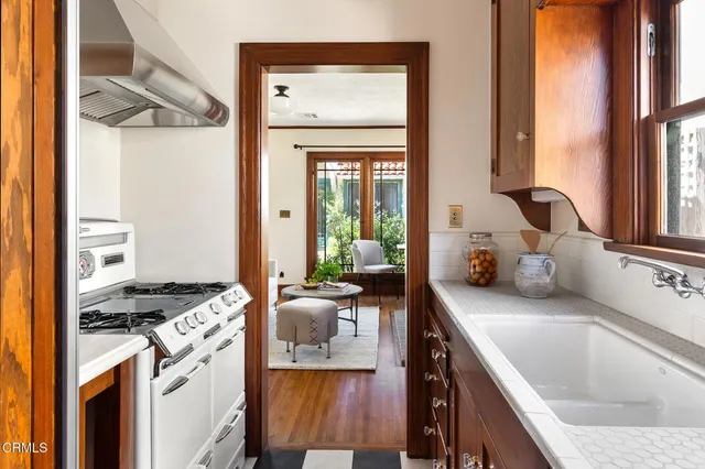 $5,950,000 | 750 North Edinburgh Avenue, Los Angeles, CA 90046