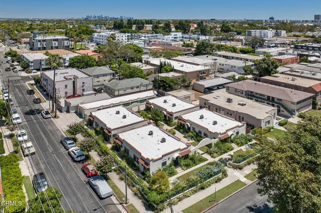 $5,950,000 | 750 North Edinburgh Avenue, Los Angeles, CA 90046