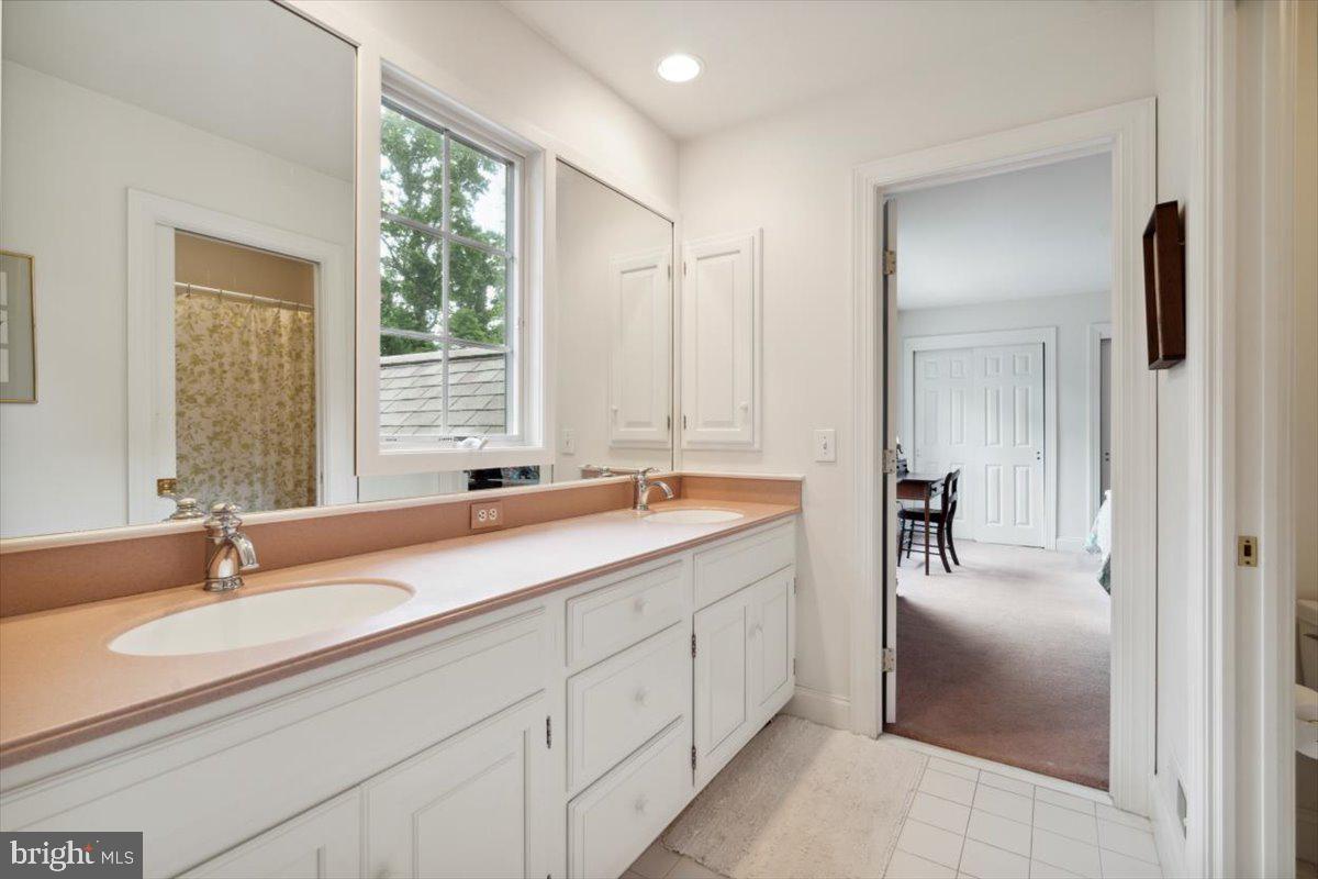 4068 Howell Road Malvern, PA 19355 - Photo 33 of 66 Jack and Jill Bathroom