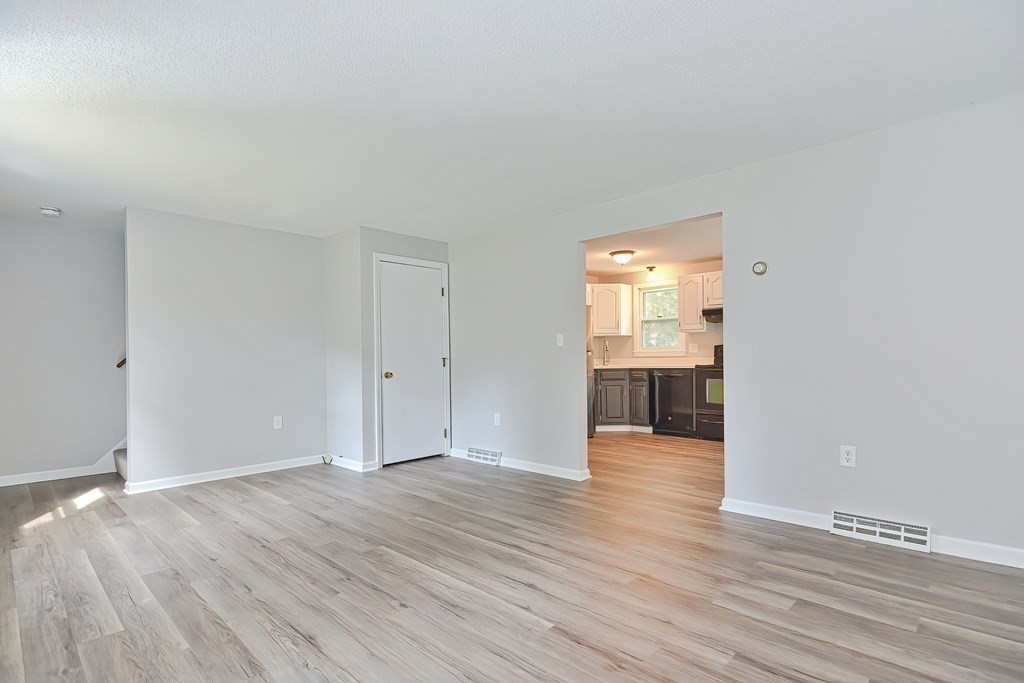 10 Chestnut Road Groton, MA 01450 - Photo 18 of 41