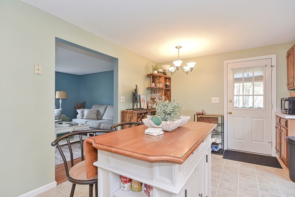 10 Chestnut Road Groton, MA 01450 - Photo 4 of 41