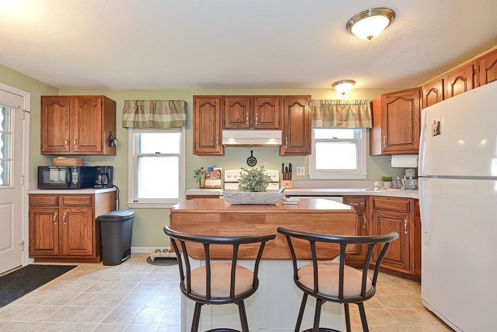 10 Chestnut Road Groton, MA 01450 - Photo 5 of 41