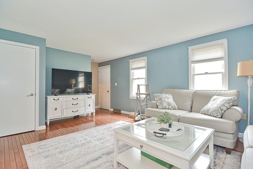 10 Chestnut Road Groton, MA 01450 - Photo 7 of 41