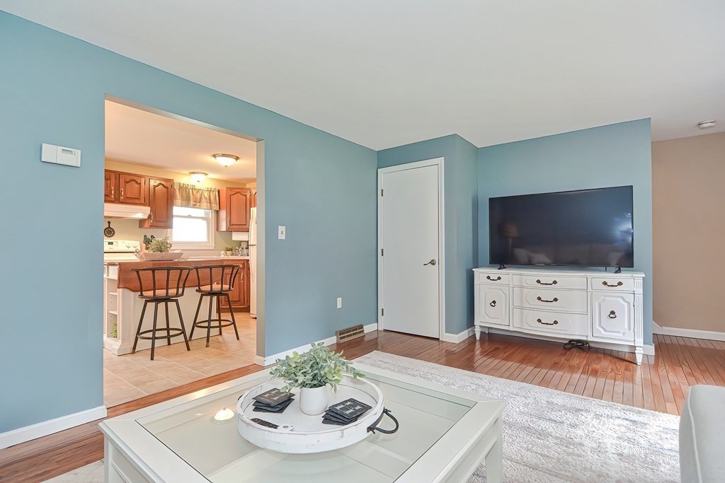10 Chestnut Road Groton, MA 01450 - Photo 8 of 41