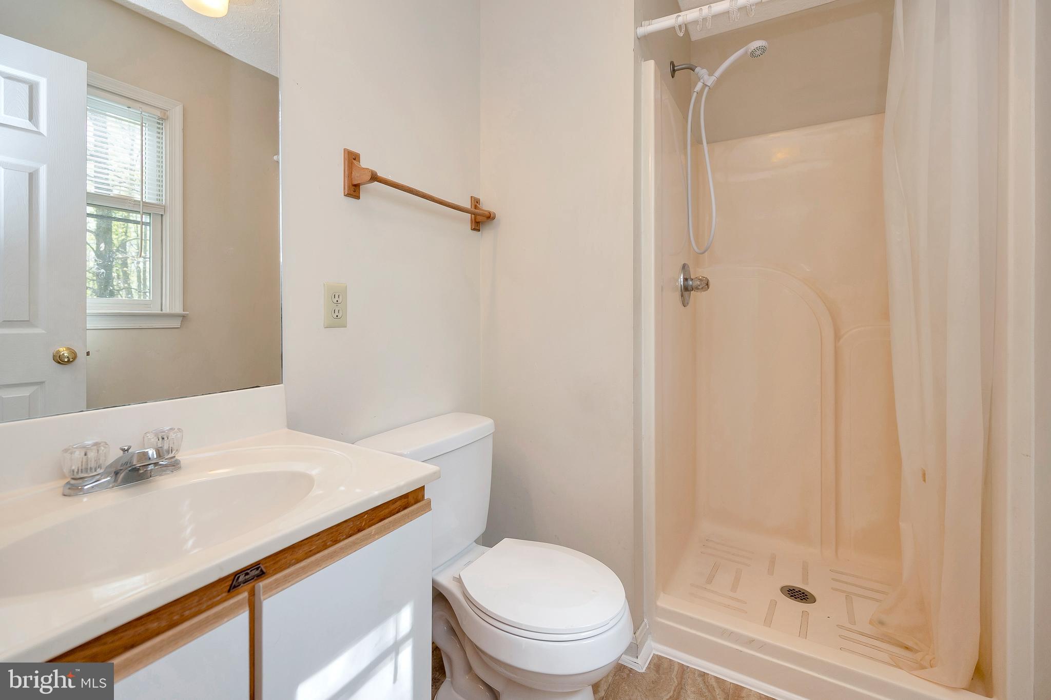 18237 Monitor Road Culpeper, VA 22701 - Photo 12 of 22 Main bath with shower