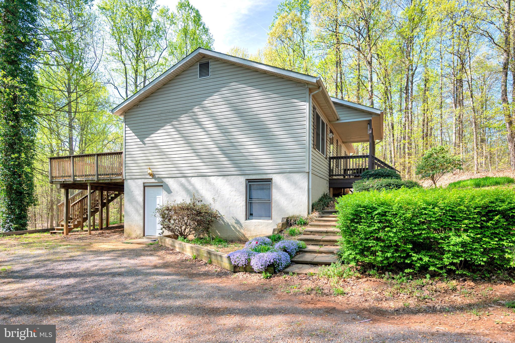 18237 Monitor Road Culpeper, VA 22701 - Photo 4 of 22 Side view, basement access