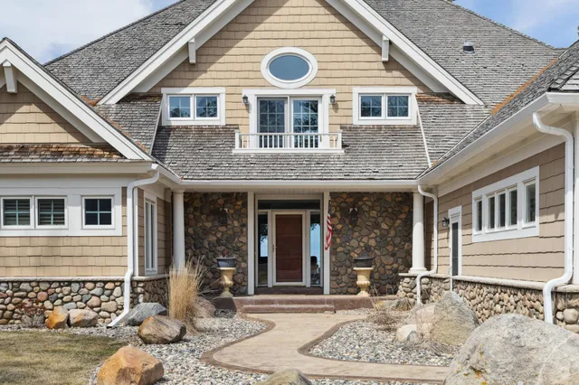 $1,899,900 | 1242 Maple Leaf Drive, Walker, MN 56484