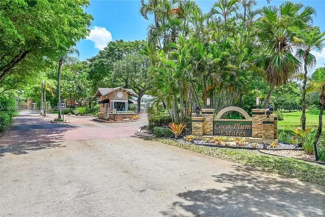 a house view with a outdoor space
