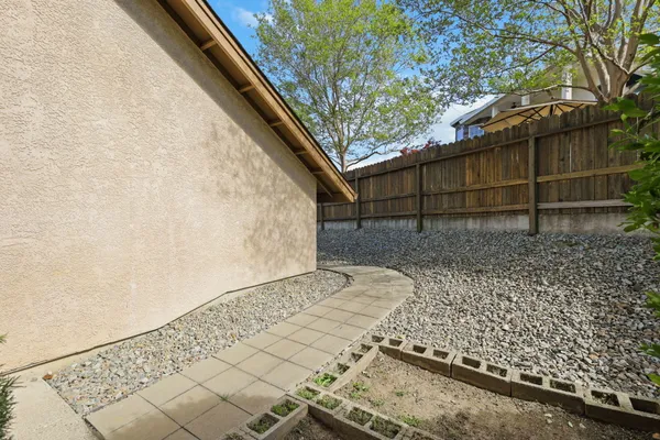 $559,900 | 672 Reddington Drive, Redding, CA 96003