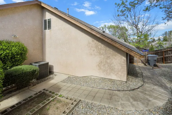 $579,990 | 672 Reddington Drive, Redding, CA 96003