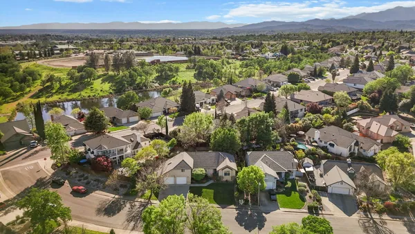 $559,900 | 672 Reddington Drive, Redding, CA 96003