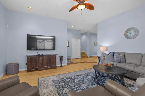 $579,990 | 672 Reddington Drive, Redding, CA 96003