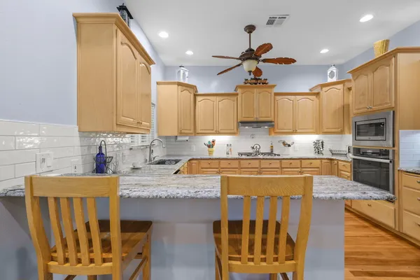 $559,900 | 672 Reddington Drive, Redding, CA 96003