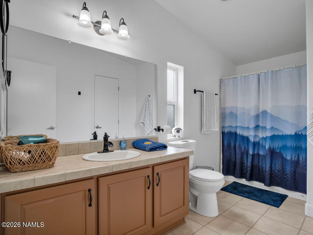 2705 West Honeysuckle Road Williams, AZ 86046 - Photo 14 of 40 Primary Bathroom