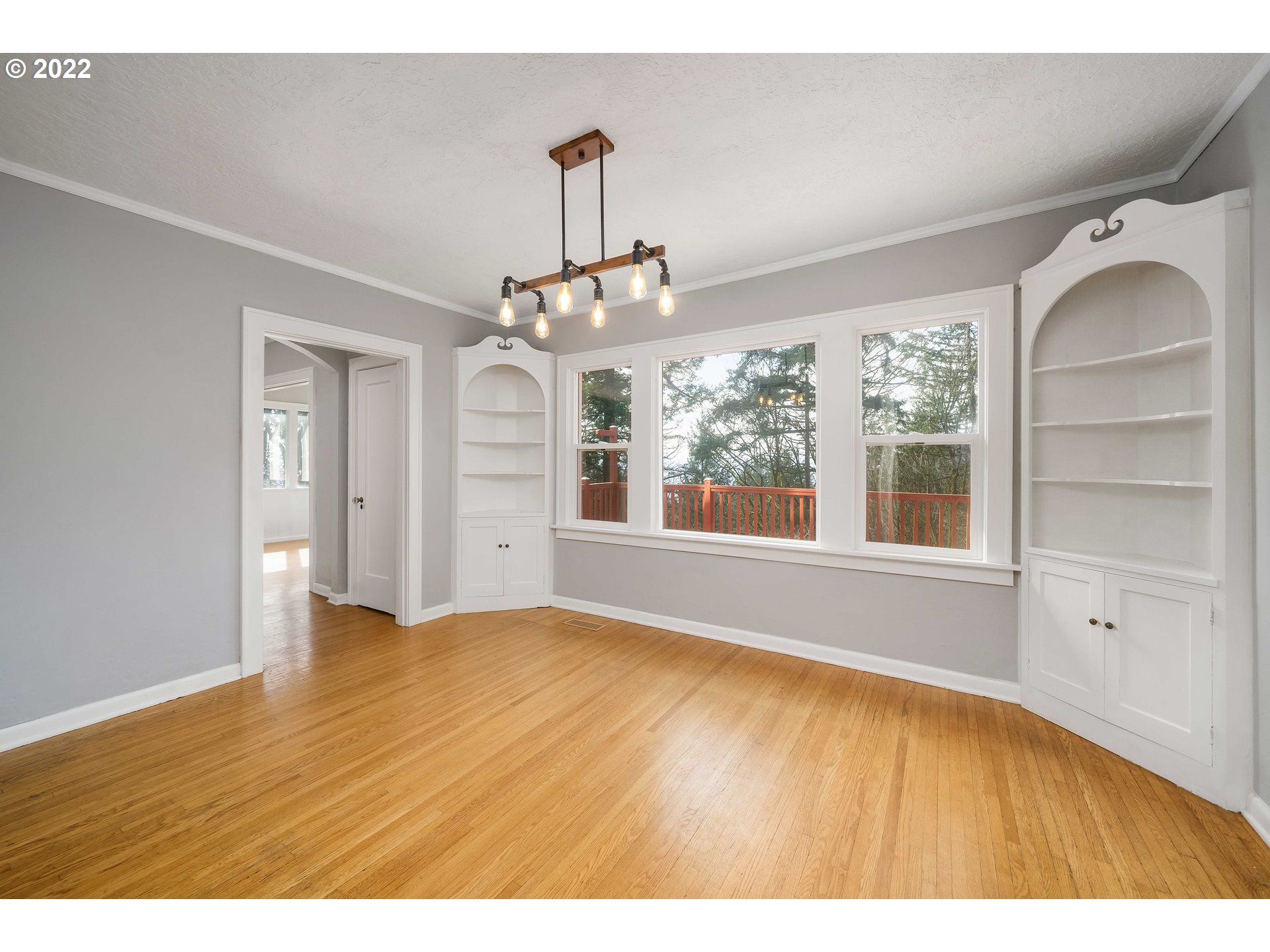 3374 Southwest Fairmount Boulevard Portland, OR 97239 - Photo 10 of 32 Gallery Image 10