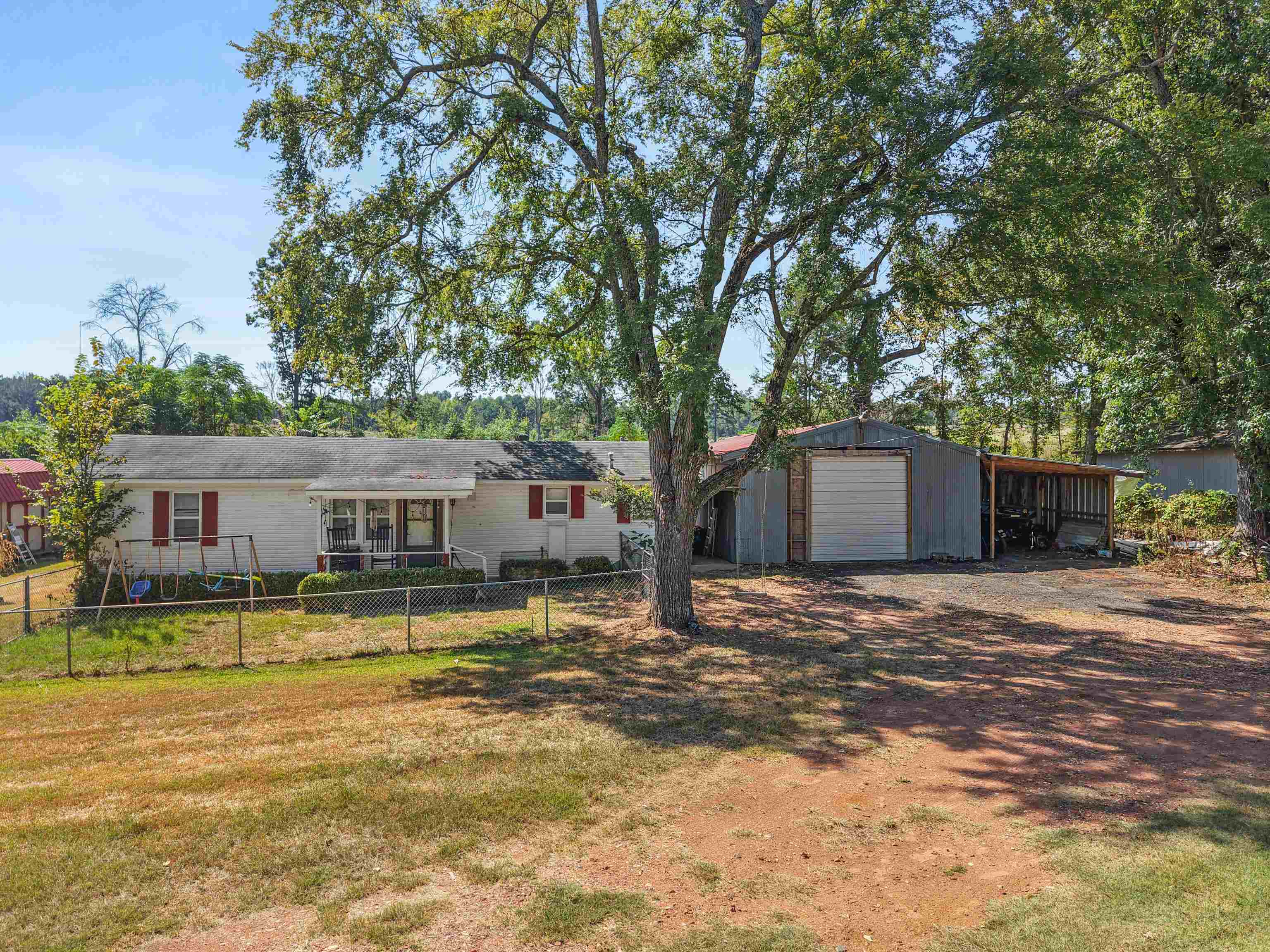 2975 Medlin Road Gilmer, TX 75645 - Photo 6 of 20 Gallery Image 6