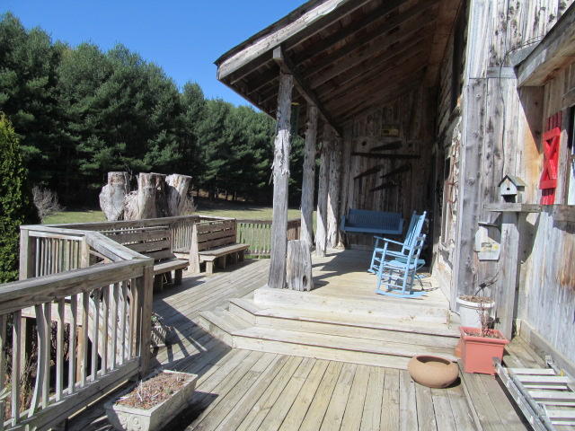 1442 Oak Ridge Road Buchanan, VA 24066 - Photo 8 of 32 Front Porch.JPG