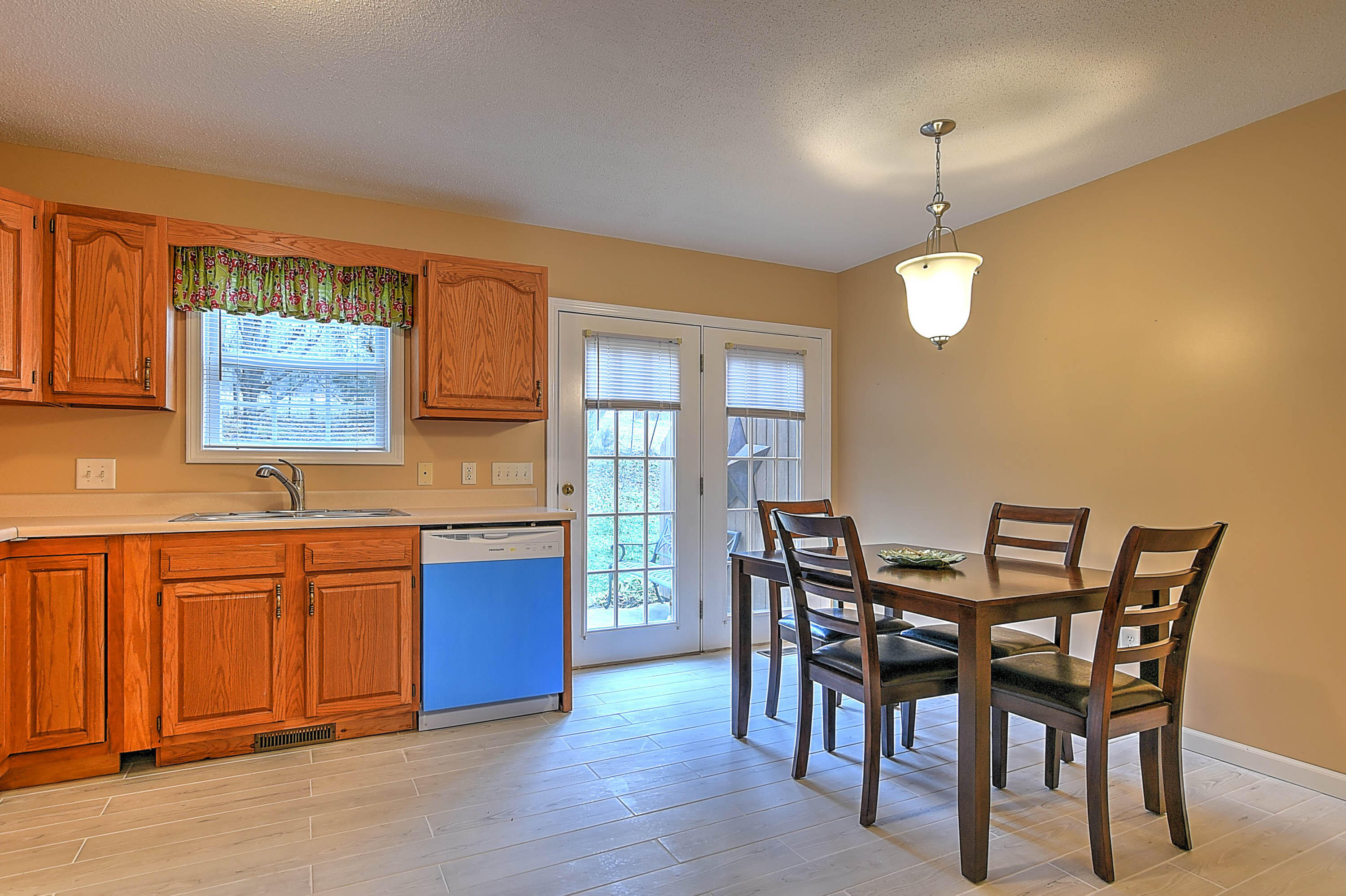 112 Winners Circle, Unit C8 Bristol, TN 37620 - Photo 6 of 26 Winners Cir-3