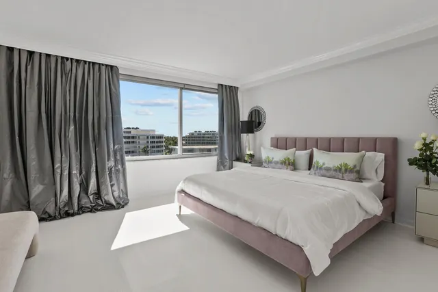 $10,000 | 170 North Ocean Boulevard, Unit 605, Palm Beach, FL 33480