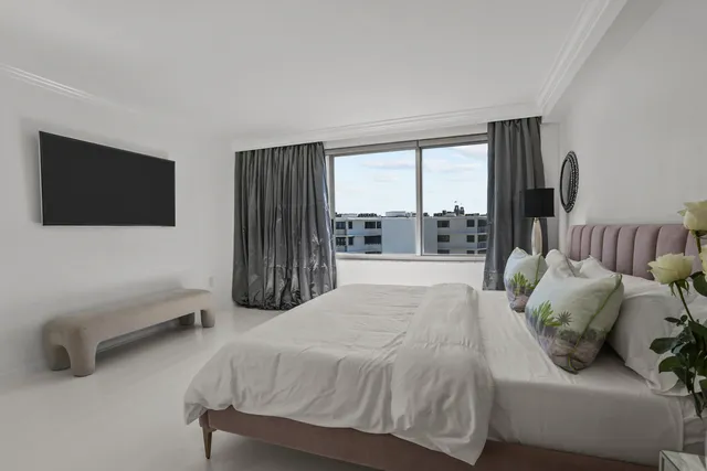 $10,000 | 170 North Ocean Boulevard, Unit 605, Palm Beach, FL 33480