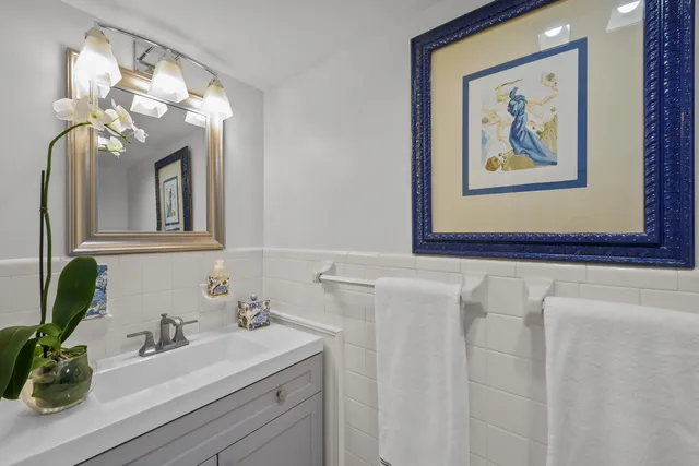 $10,000 | 170 North Ocean Boulevard, Unit 605, Palm Beach, FL 33480