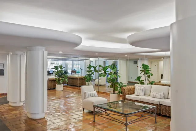 $10,000 | 170 North Ocean Boulevard, Unit 605, Palm Beach, FL 33480