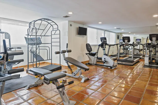 $10,000 | 170 North Ocean Boulevard, Unit 605, Palm Beach, FL 33480