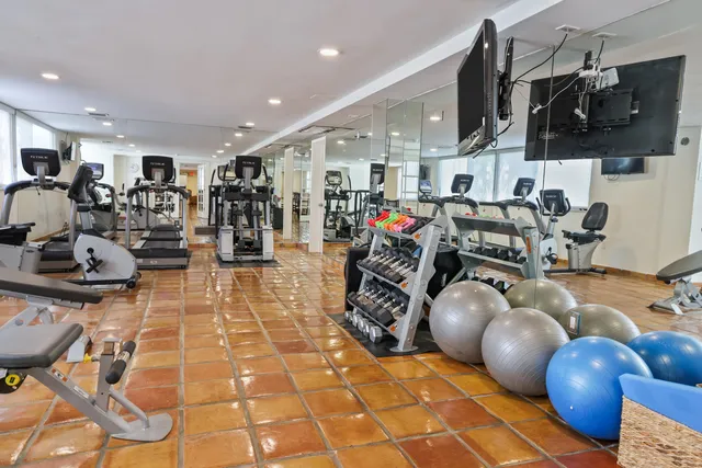 $10,000 | 170 North Ocean Boulevard, Unit 605, Palm Beach, FL 33480