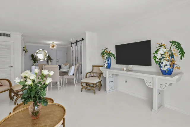 $10,000 | 170 North Ocean Boulevard, Unit 605, Palm Beach, FL 33480