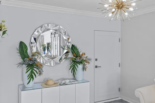 $10,000 | 170 North Ocean Boulevard, Unit 605, Palm Beach, FL 33480