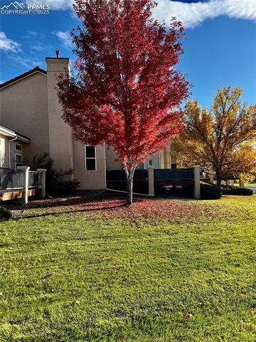 a house view with a outdoor space