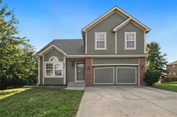 $350,000 | 802 North Cypress Circle, Kearney, MO 64060