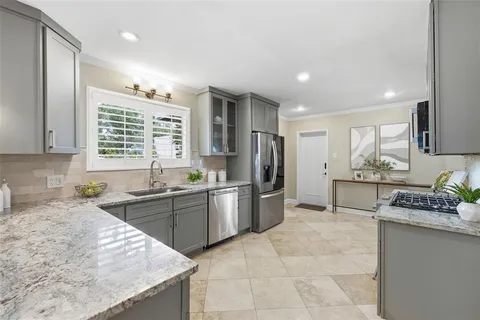 $1,095,000 | 101 26th Avenue Northeast, St. Petersburg, FL 33704