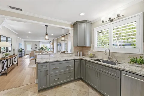 $1,095,000 | 101 26th Avenue Northeast, St. Petersburg, FL 33704