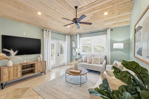 $1,095,000 | 101 26th Avenue Northeast, St. Petersburg, FL 33704
