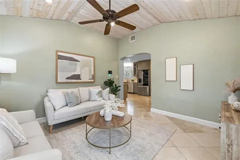 $1,095,000 | 101 26th Avenue Northeast, St. Petersburg, FL 33704