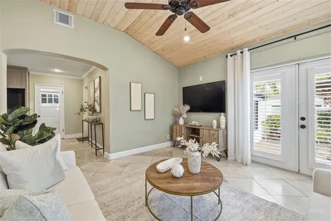 $1,095,000 | 101 26th Avenue Northeast, St. Petersburg, FL 33704