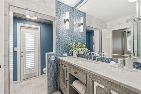 $1,095,000 | 101 26th Avenue Northeast, St. Petersburg, FL 33704