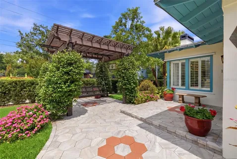 $1,095,000 | 101 26th Avenue Northeast, St. Petersburg, FL 33704