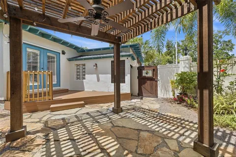 $1,095,000 | 101 26th Avenue Northeast, St. Petersburg, FL 33704