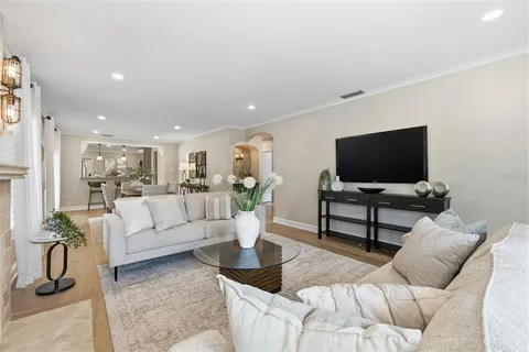 $1,095,000 | 101 26th Avenue Northeast, St. Petersburg, FL 33704