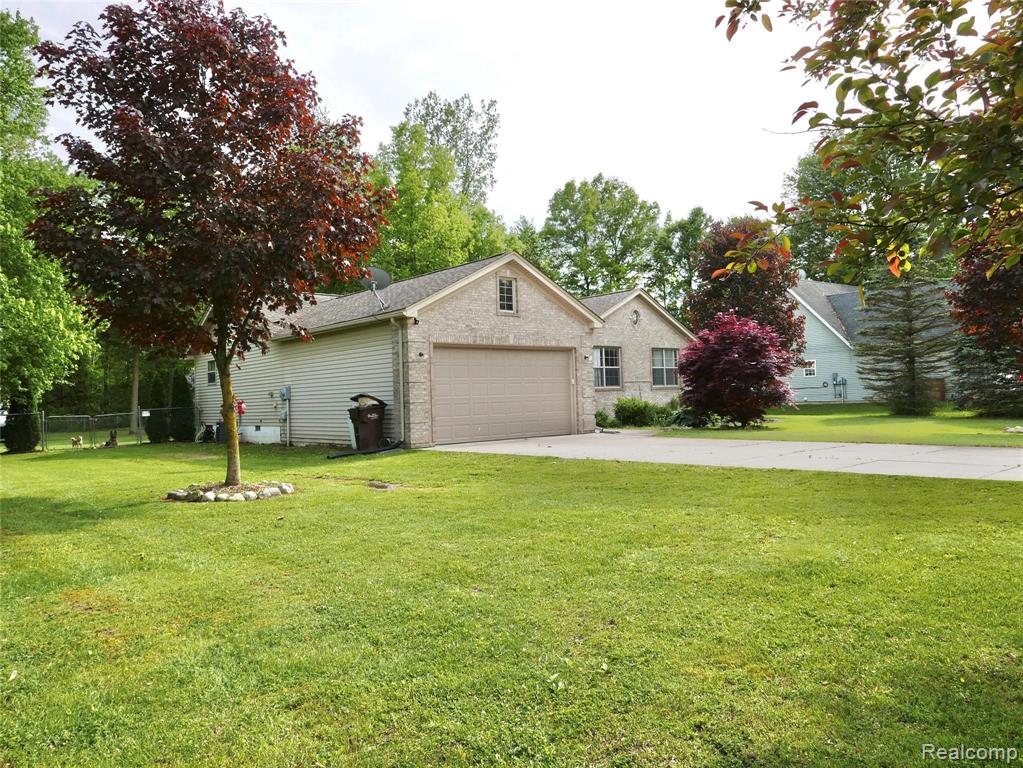 45601 Judd Road Belleville, MI 48111 - Photo 3 of 33