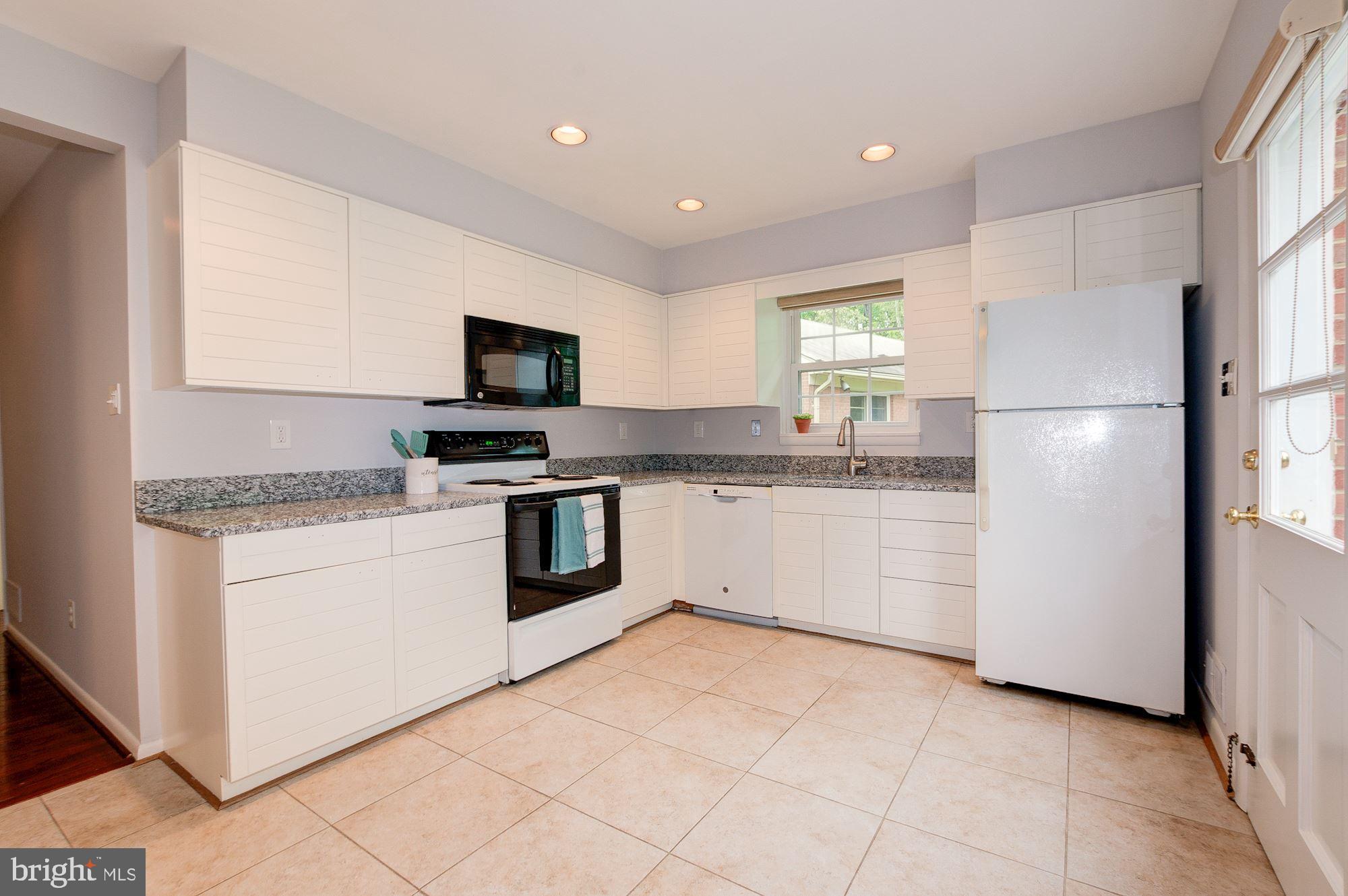 12825 Jingle Lane Silver Spring, MD 20906 - Photo 7 of 29 Updated kitchen with stunning granite!