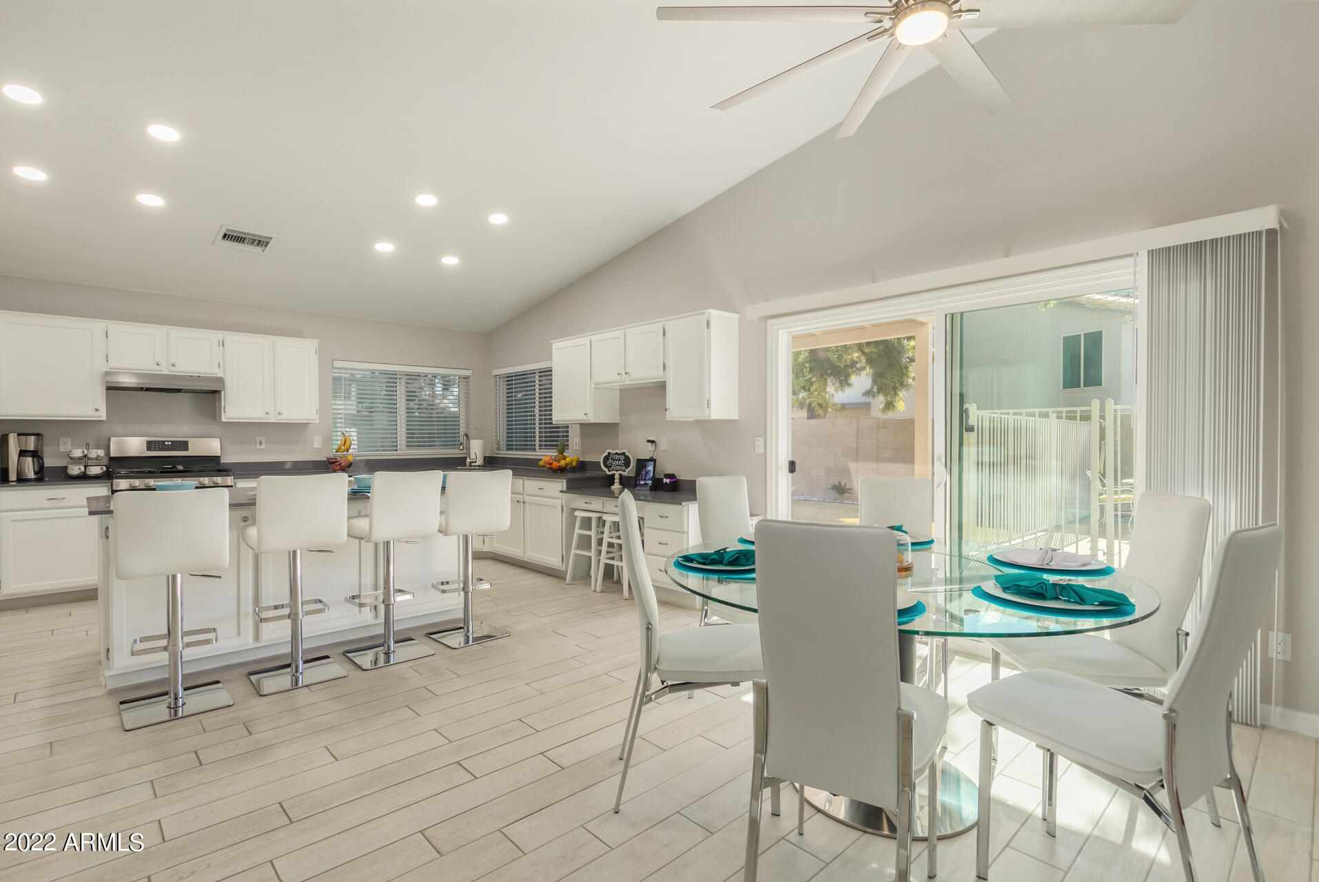 6939 West Bloomfield Road Peoria, AZ 85381 - Photo 13 of 32 13 - Bloomfield